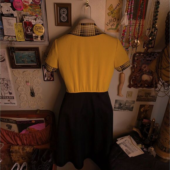 Vintage Collared Button Up Mini Dress Women's Small Yellow Black Plaid 70s - Picture 2 of 5